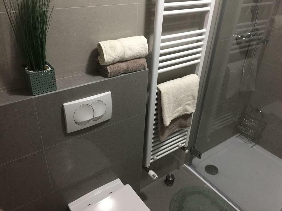 Apartman F&F Otočac Exterior foto